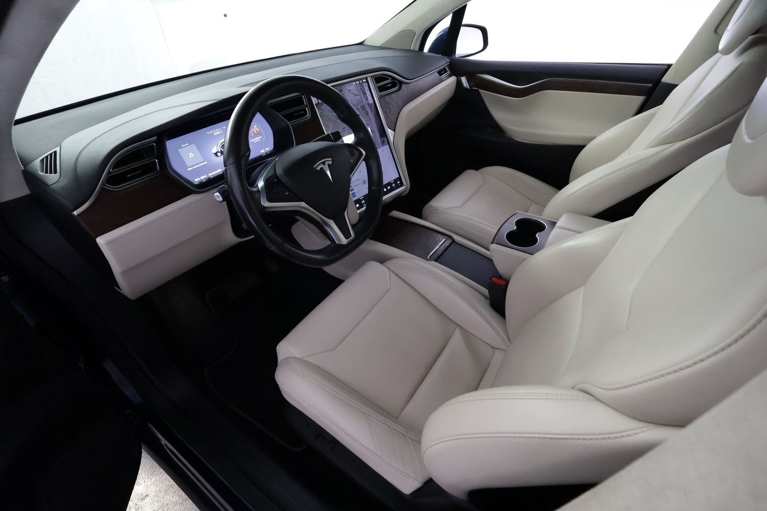 Tesla Model X vaihtoauto