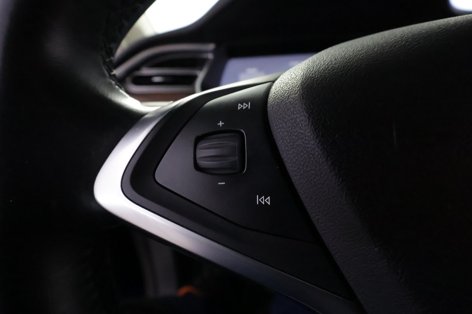 Tesla Model X vaihtoauto