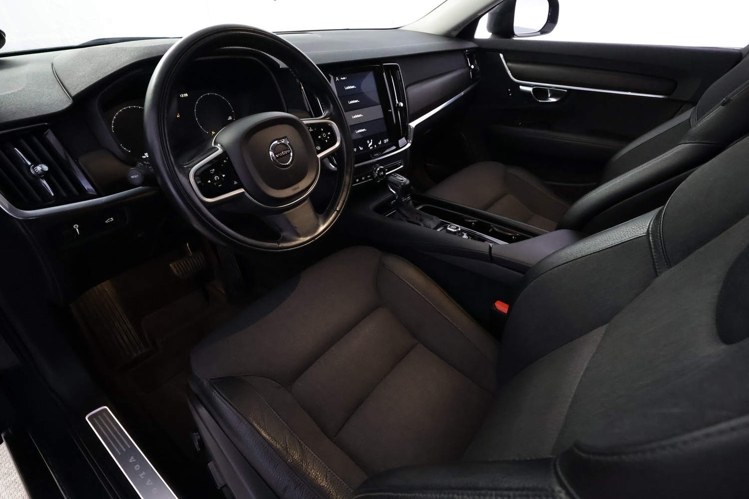 Volvo V90 Cross Country vaihtoauto