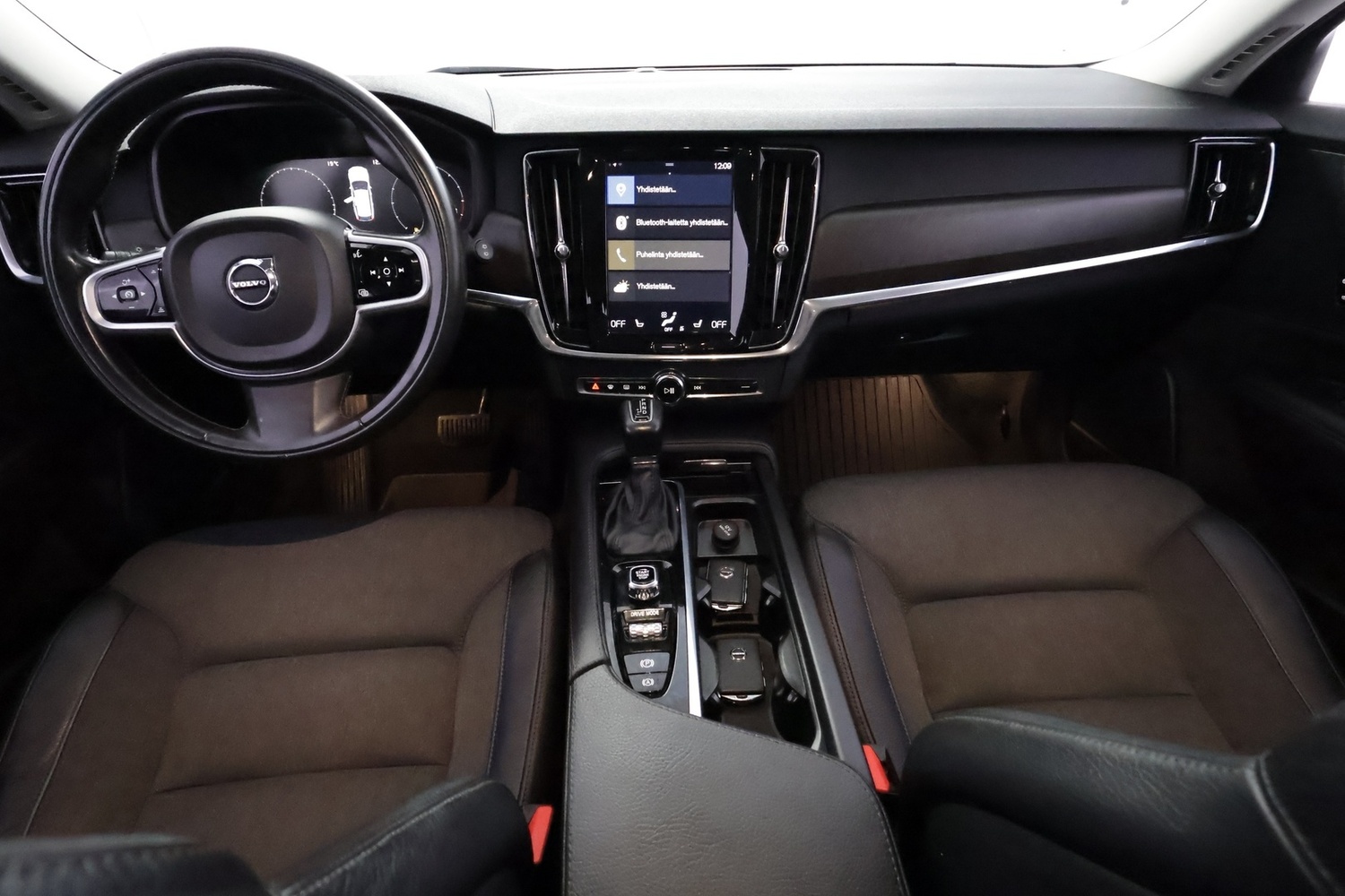 Volvo V90 Cross Country vaihtoauto