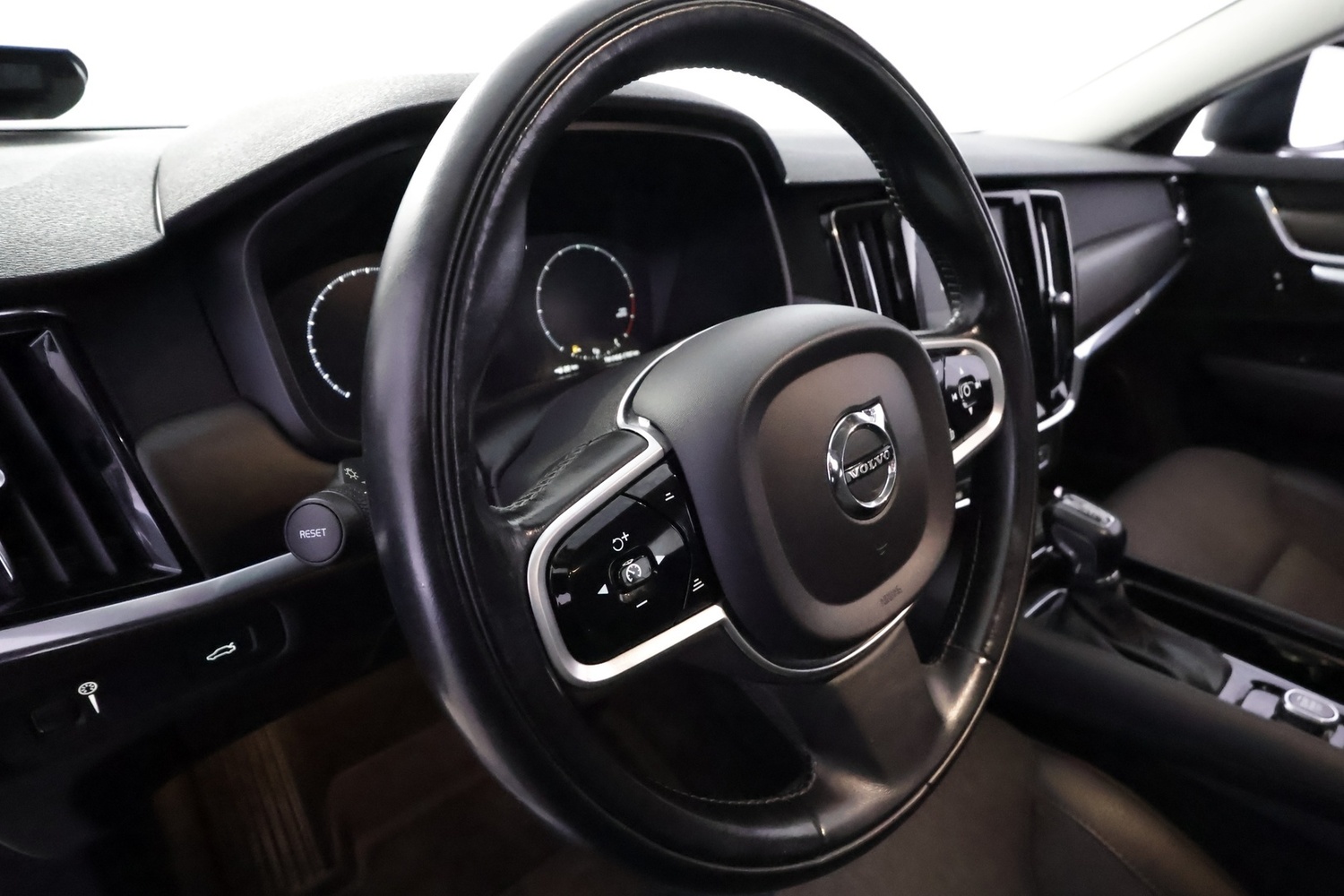Volvo V90 Cross Country vaihtoauto