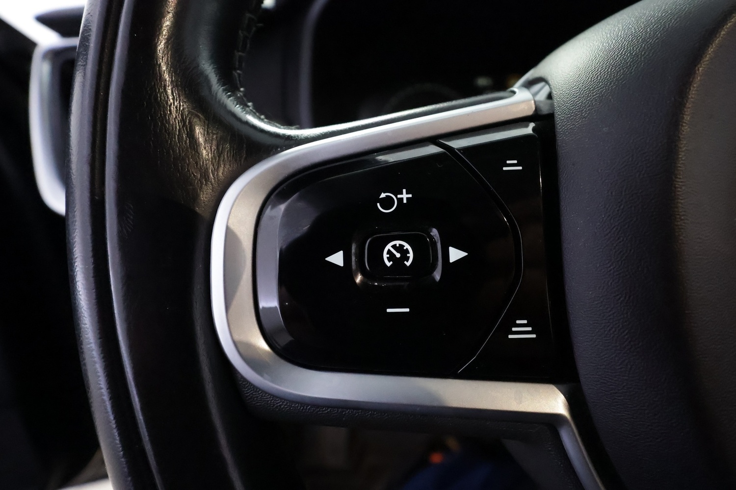 Volvo V90 Cross Country vaihtoauto