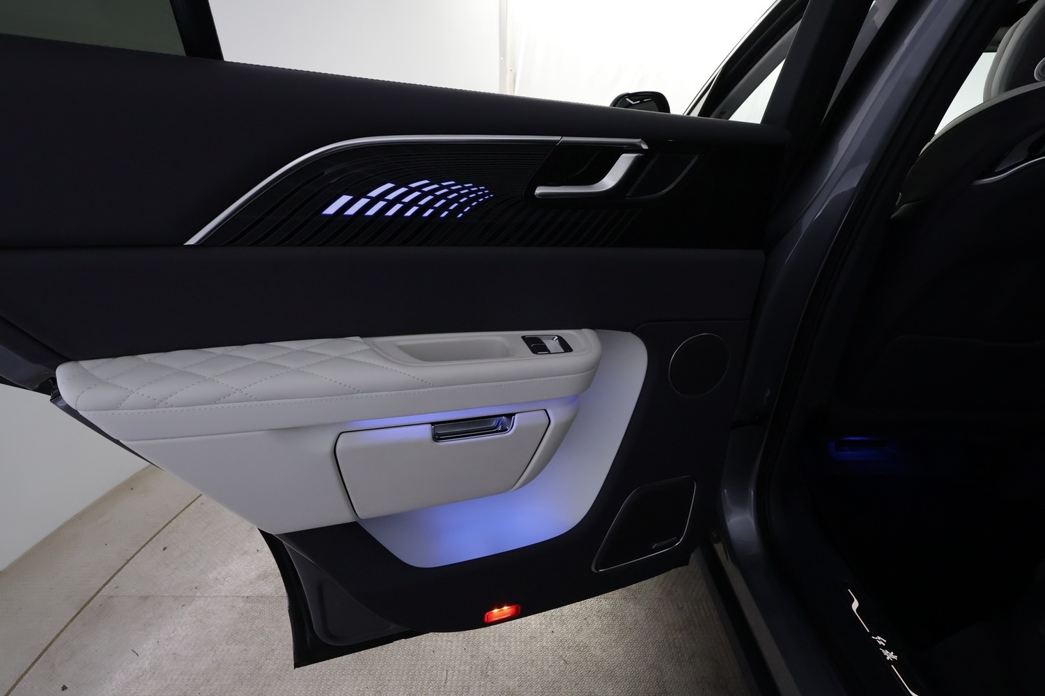 Hongqi E-HS9 vaihtoauto