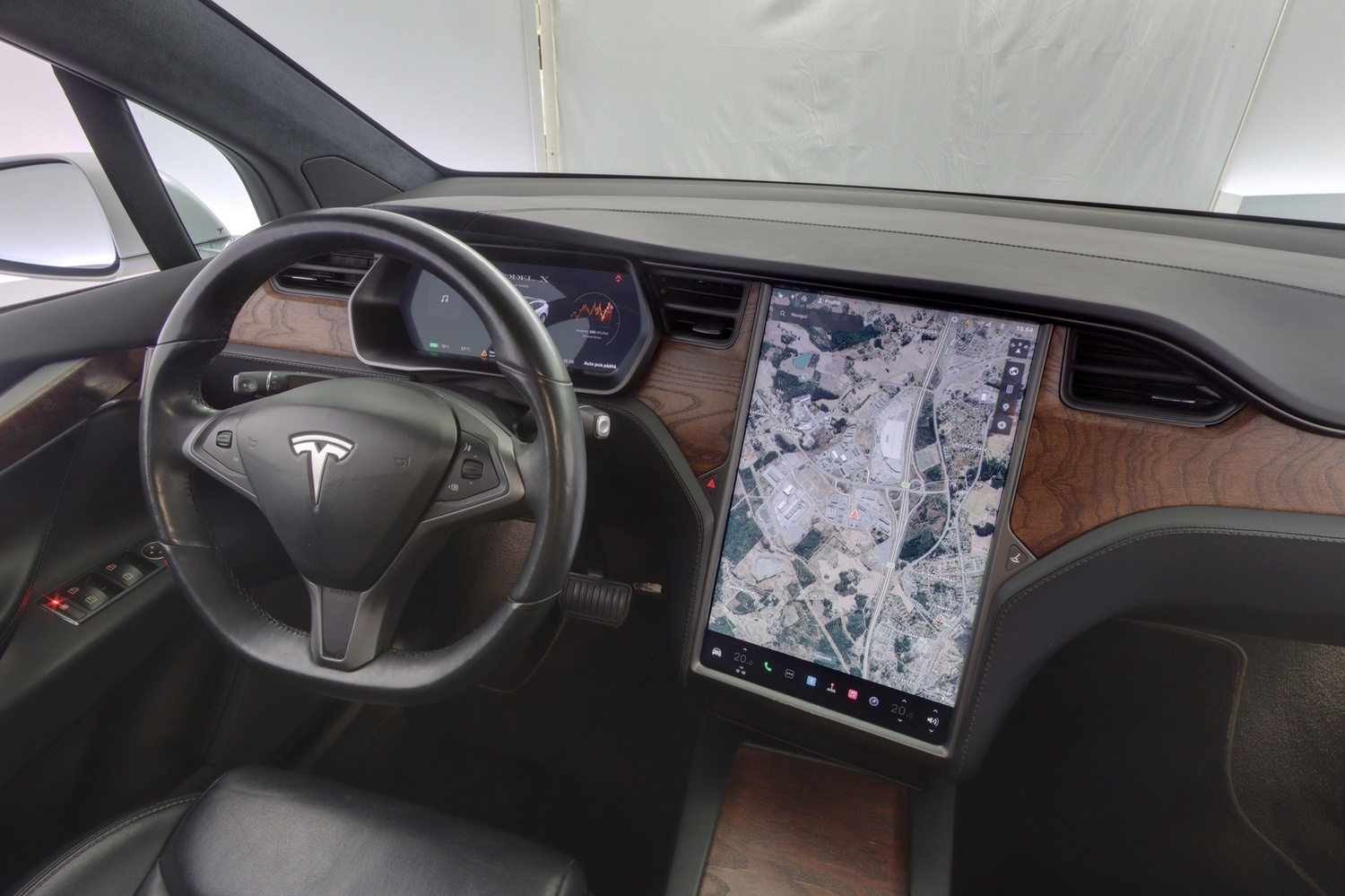 Tesla Model X vaihtoauto