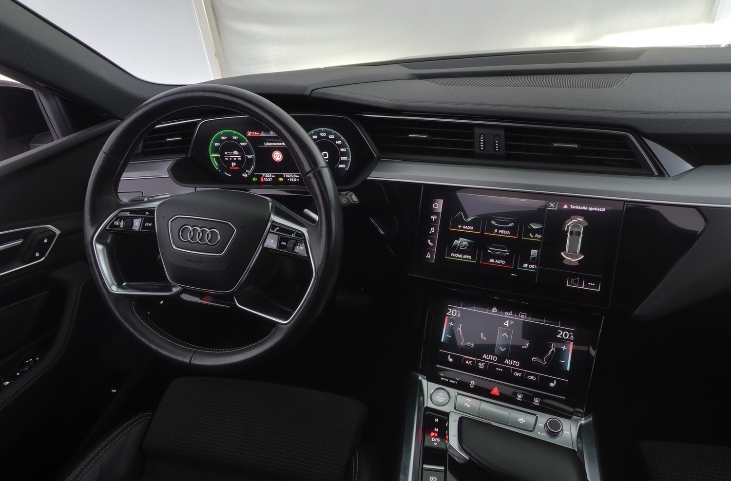 Audi e-tron vaihtoauto