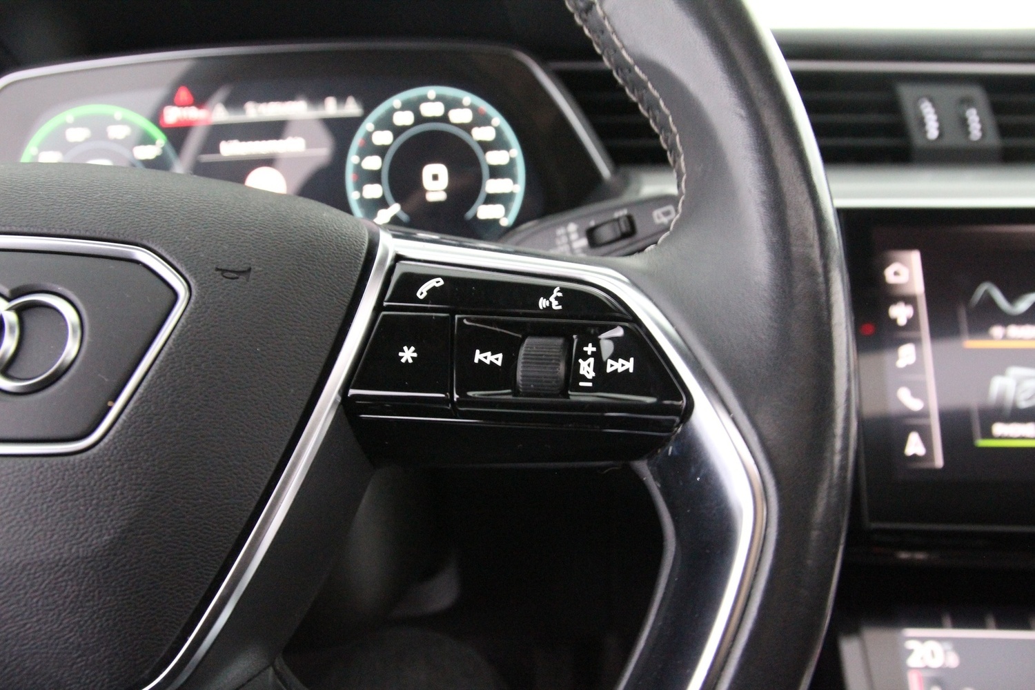 Audi e-tron vaihtoauto
