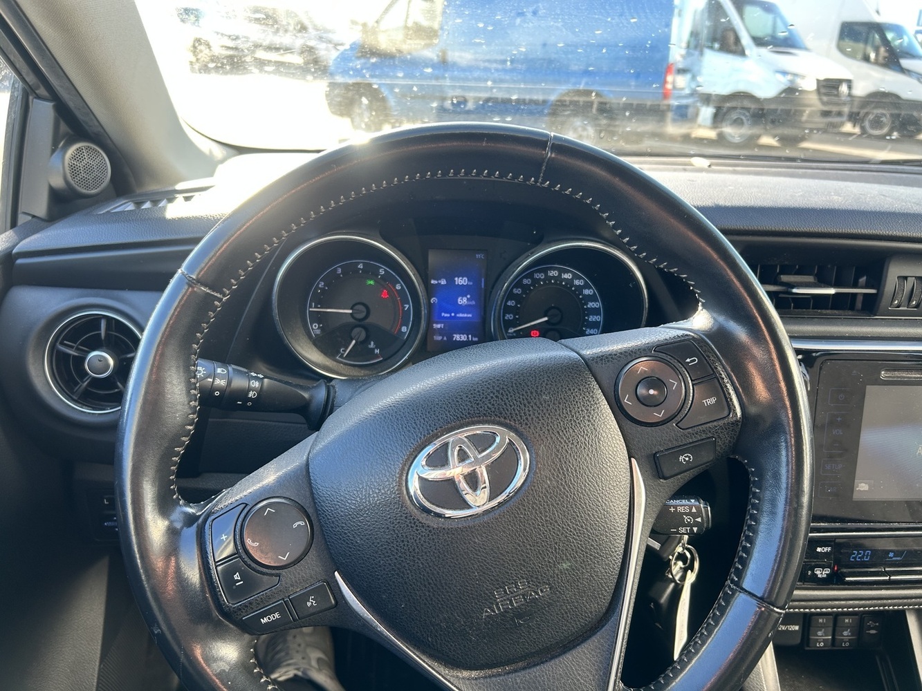 Toyota Auris vaihtoauto