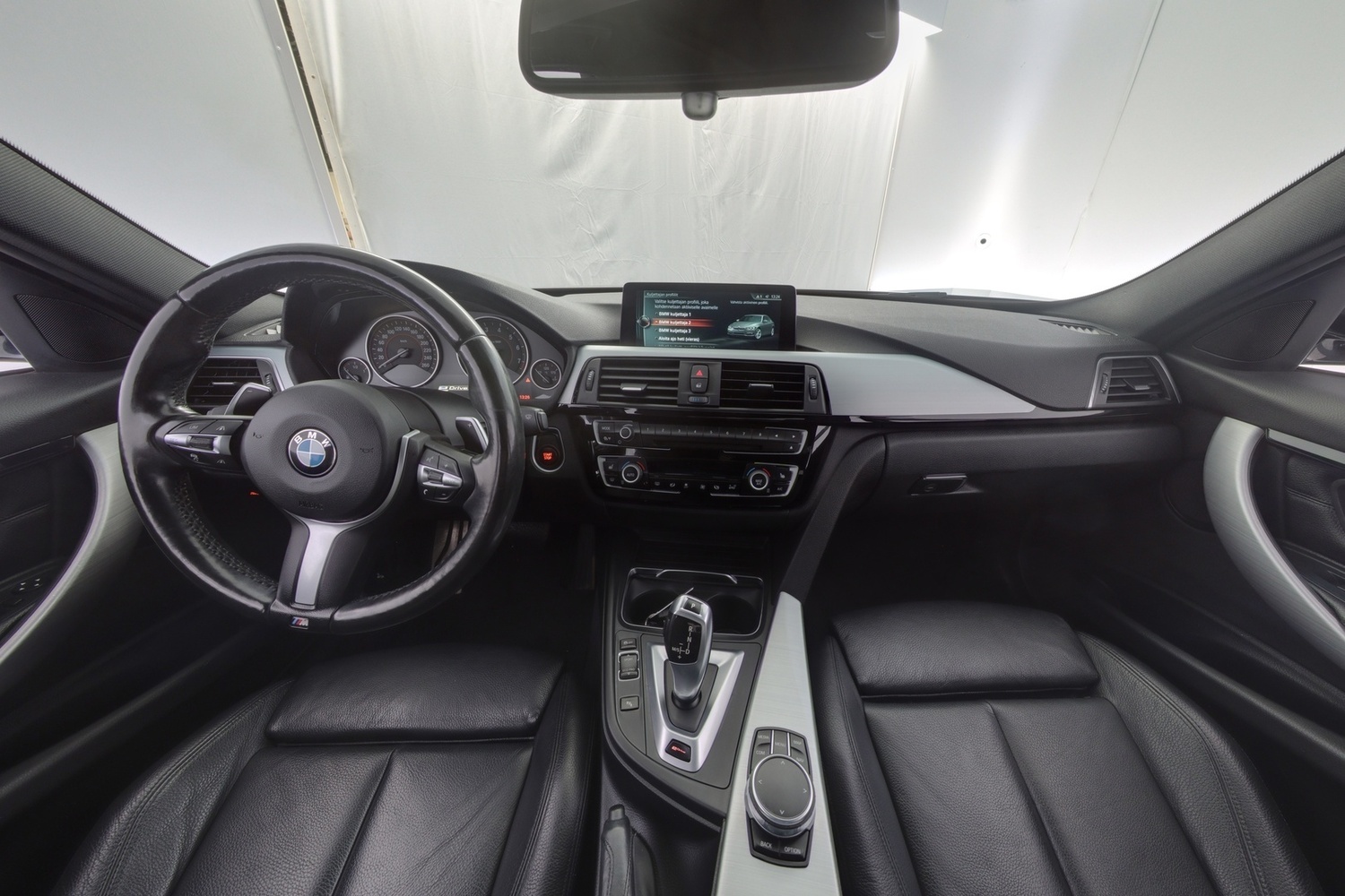 BMW 330 vaihtoauto