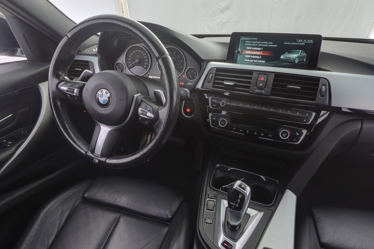 BMW 330 vaihtoauto