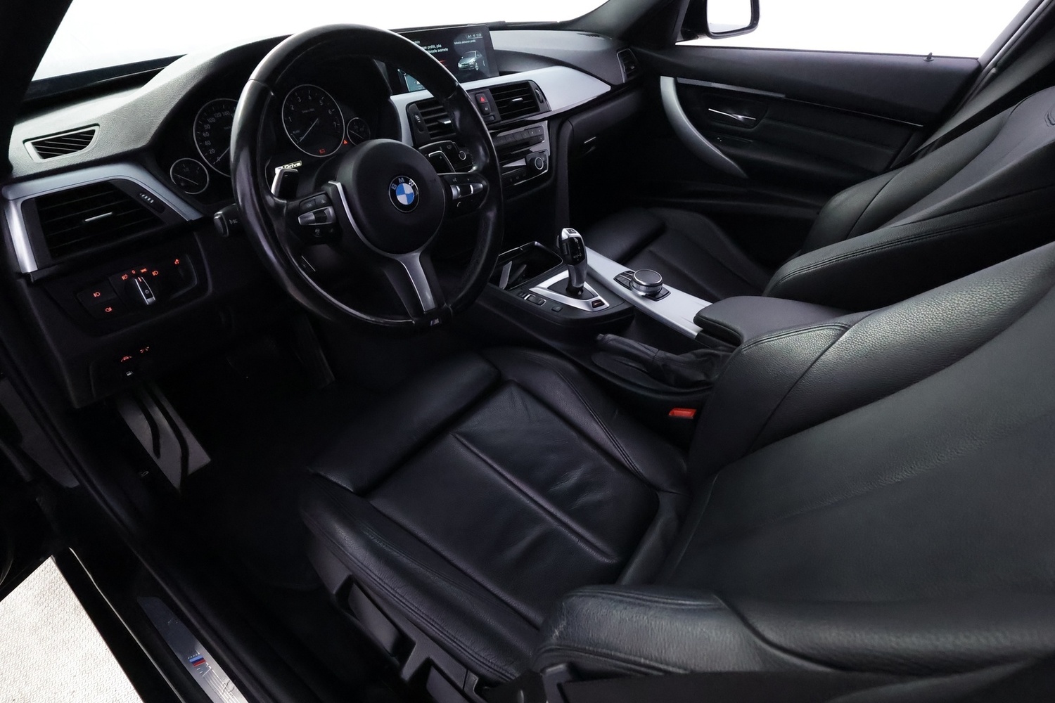 BMW 330 vaihtoauto