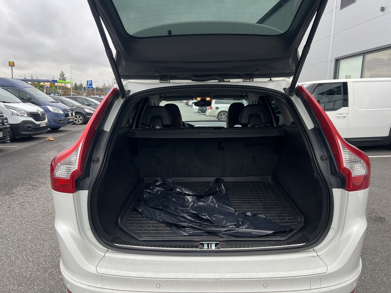 Volvo XC60 vaihtoauto