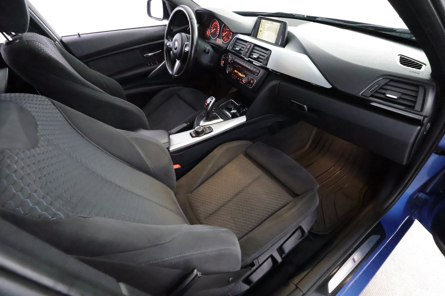 BMW 320 vaihtoauto