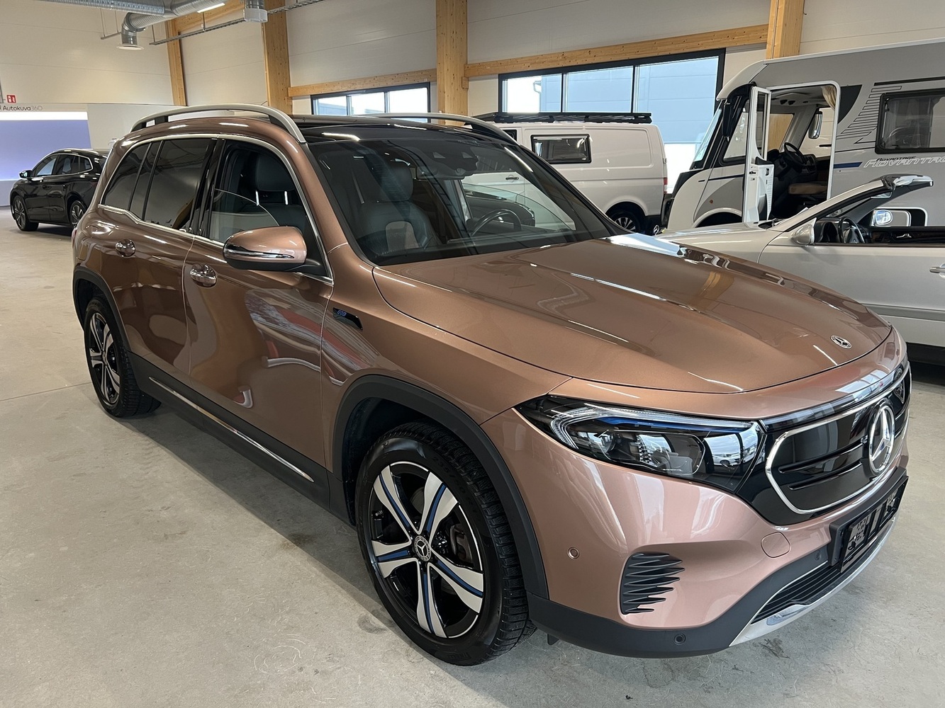 Mercedes-Benz EQB vaihtoauto