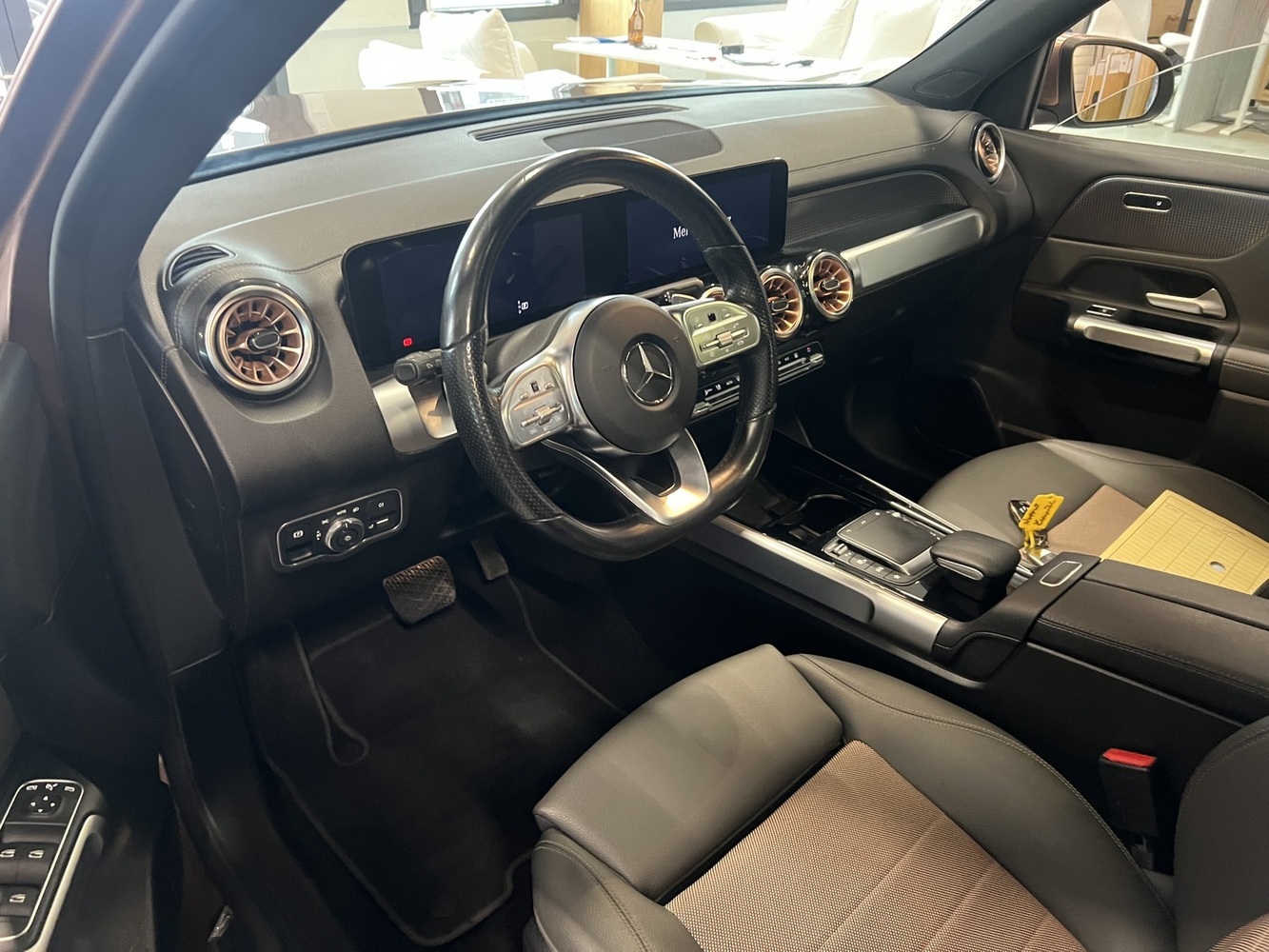 Mercedes-Benz EQB vaihtoauto