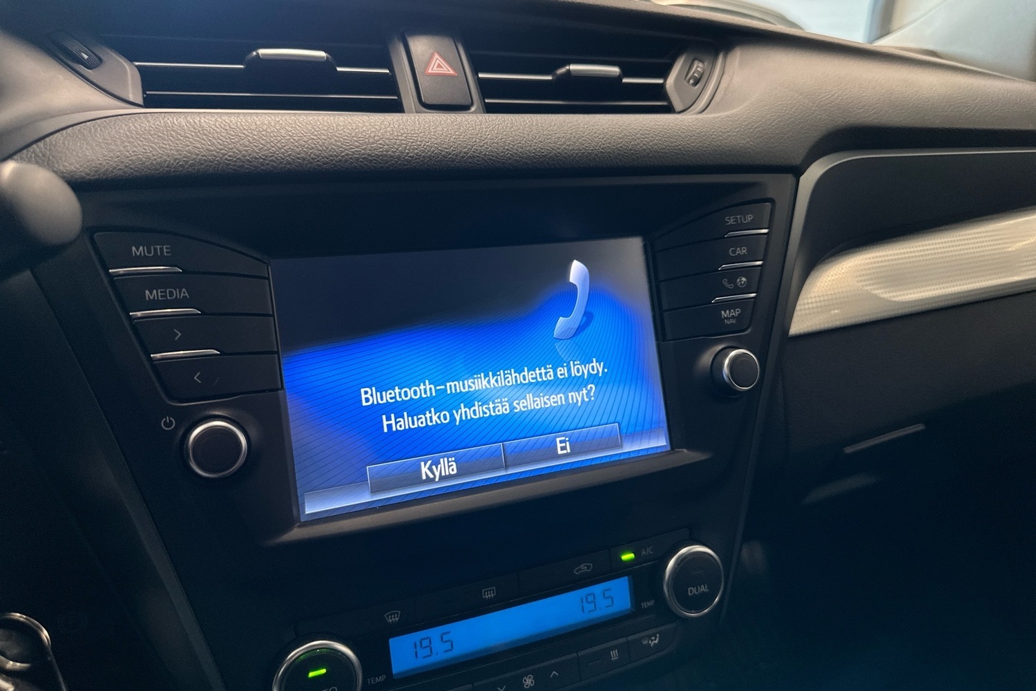 Toyota Avensis vaihtoauto