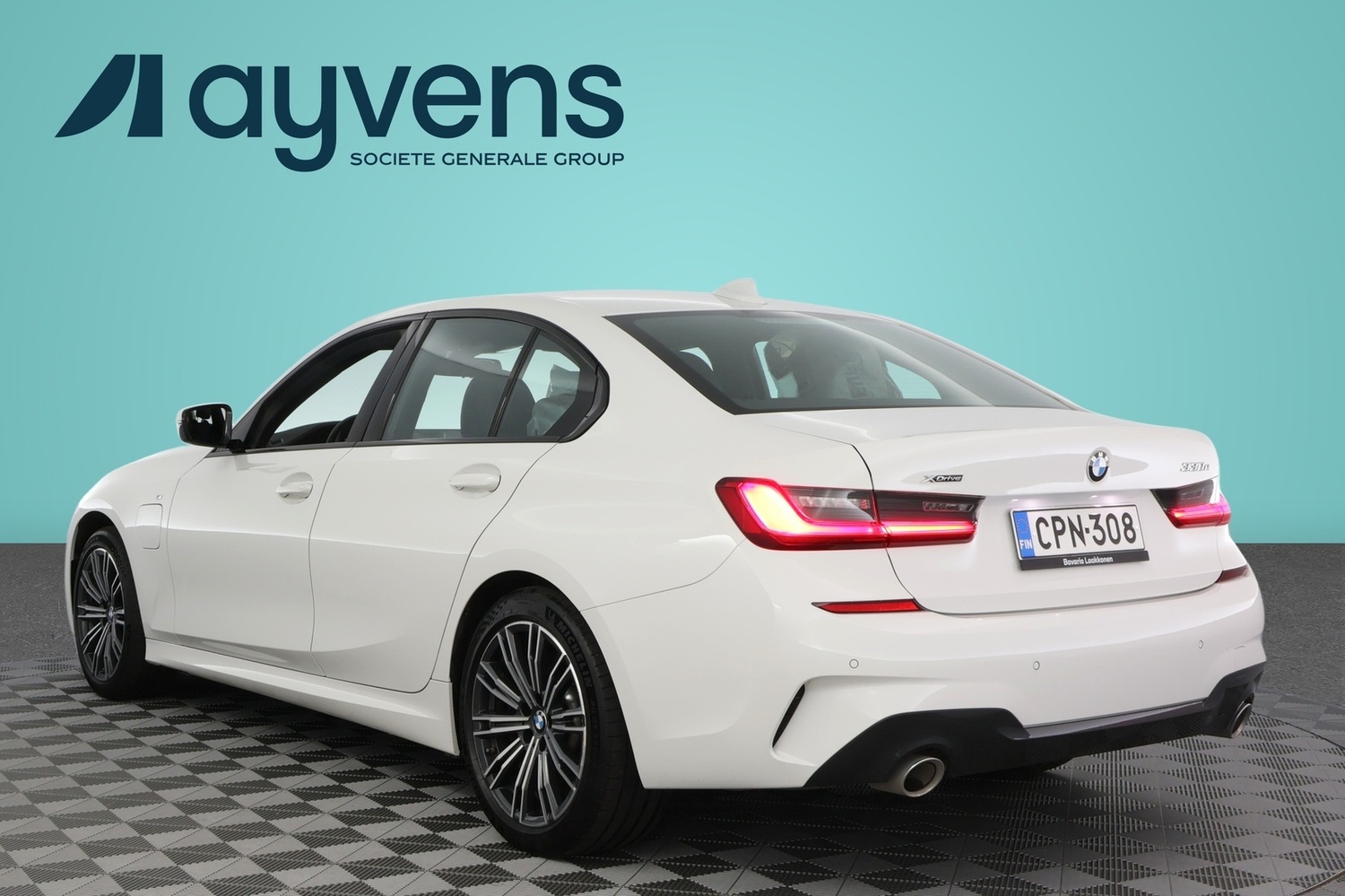 BMW 330 vaihtoauto