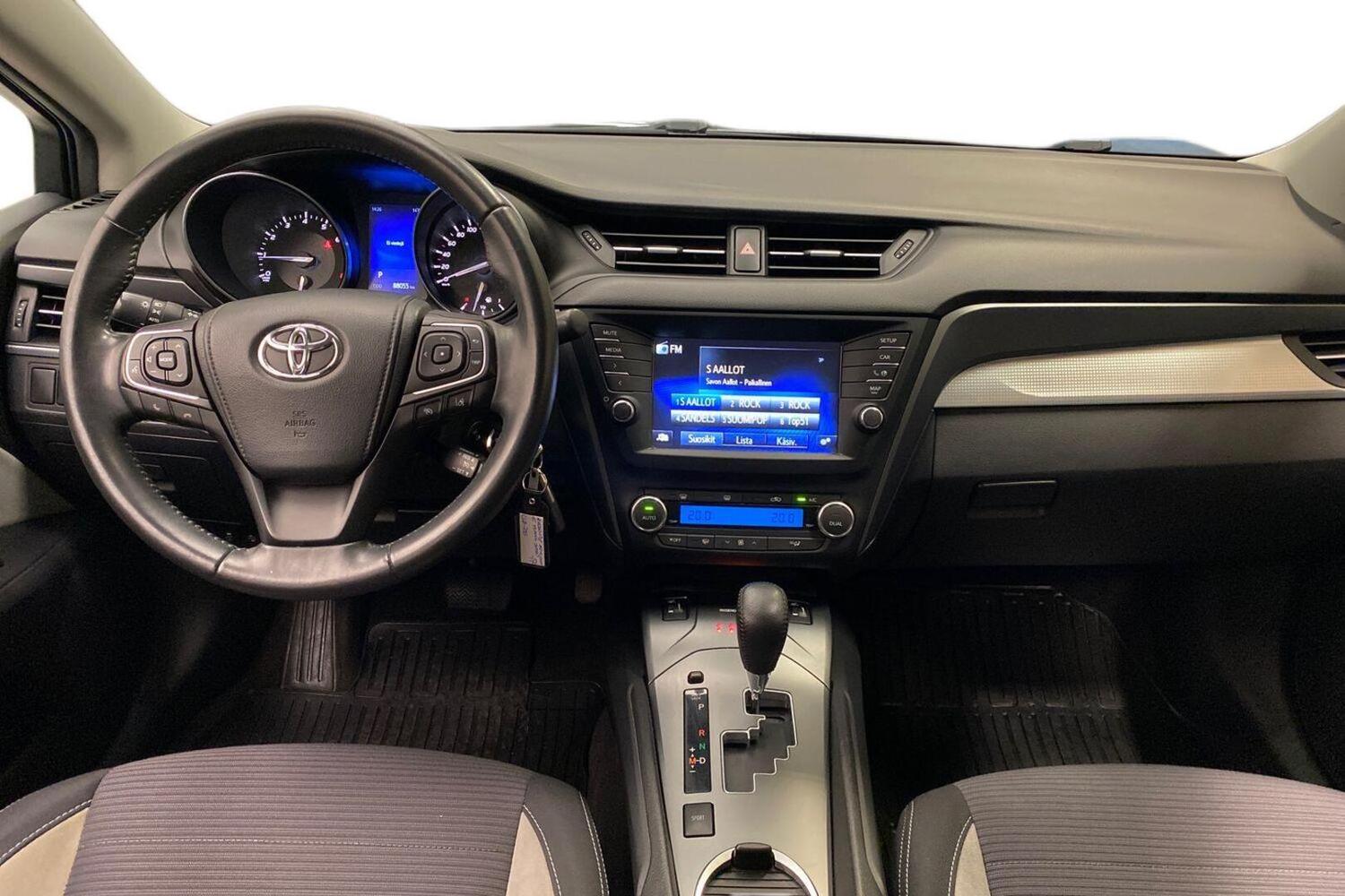 Toyota Avensis vaihtoauto