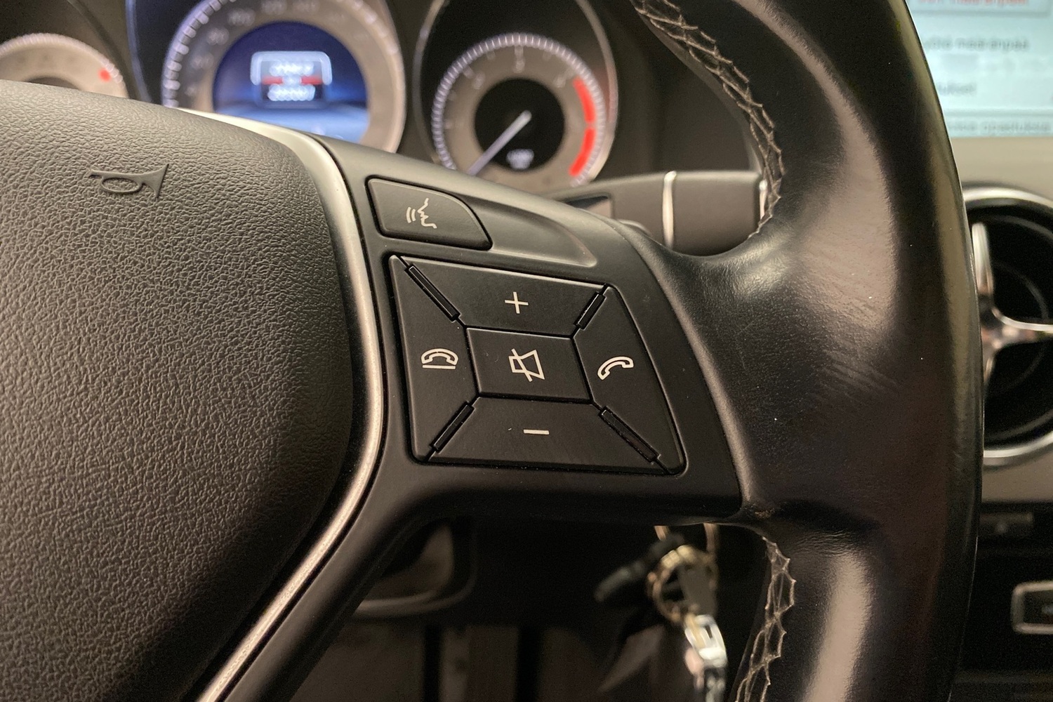 Mercedes-Benz GLK vaihtoauto