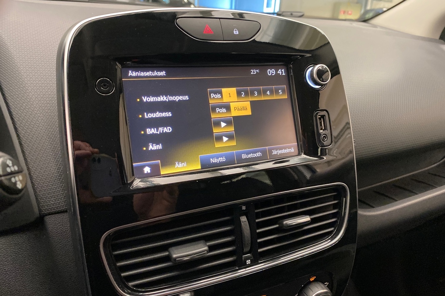 Renault Clio vaihtoauto