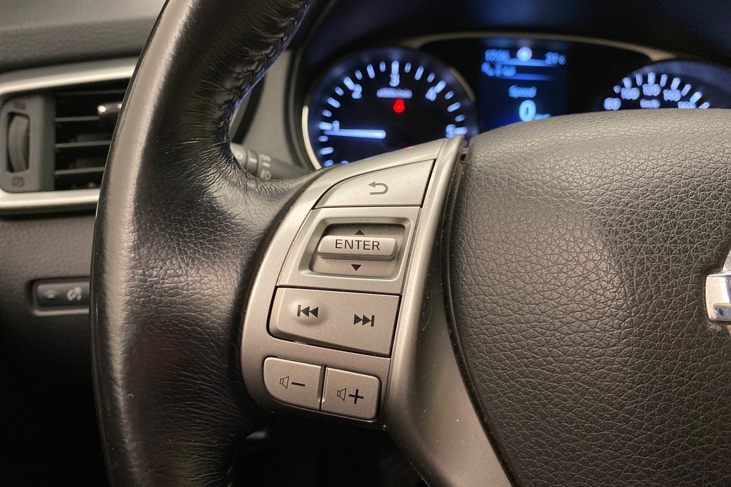 Nissan X-Trail vaihtoauto