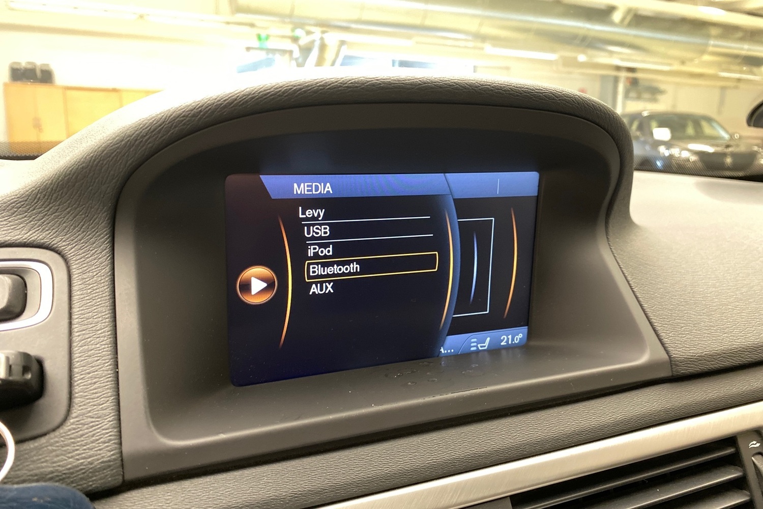 Volvo V70 vaihtoauto