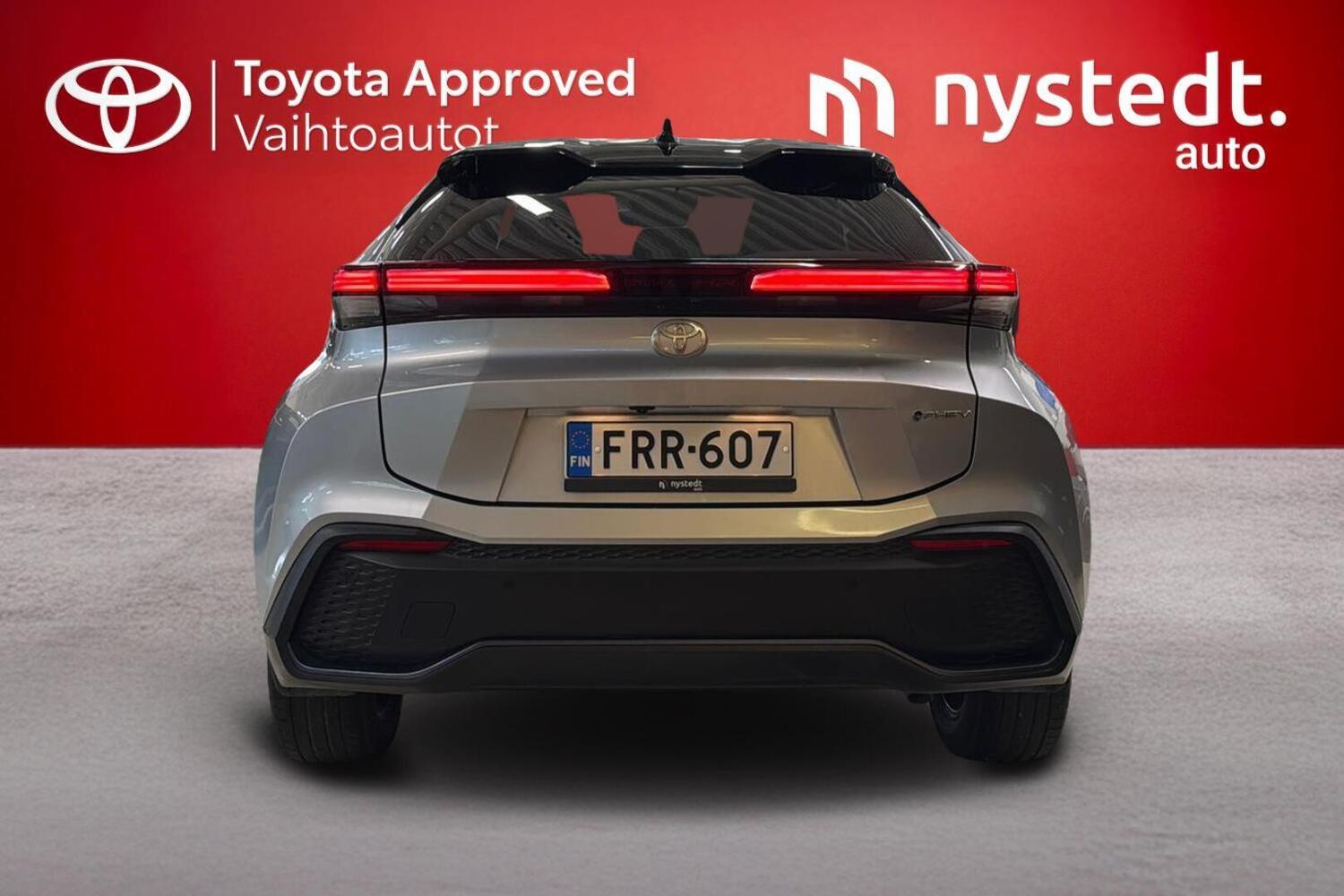 Toyota C-HR vaihtoauto