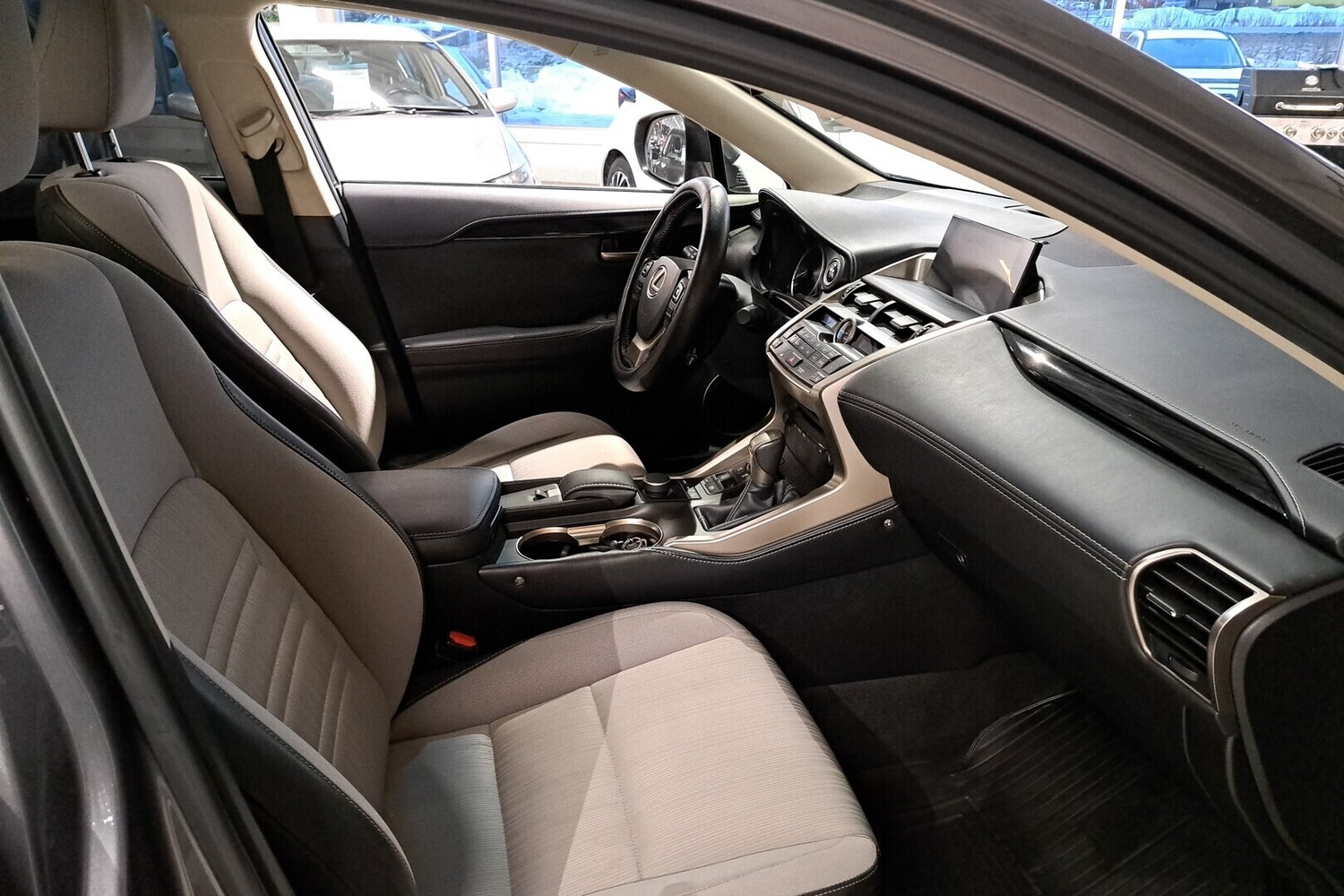 Lexus NX vaihtoauto