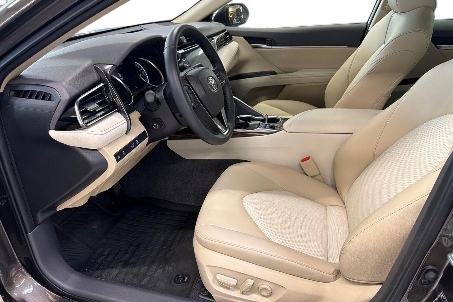 Toyota Camry vaihtoauto