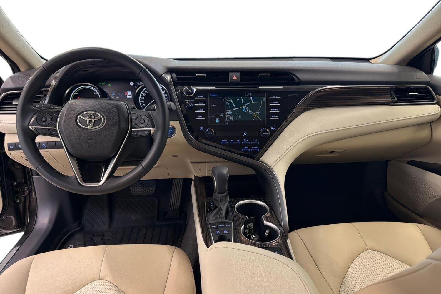 Toyota Camry vaihtoauto