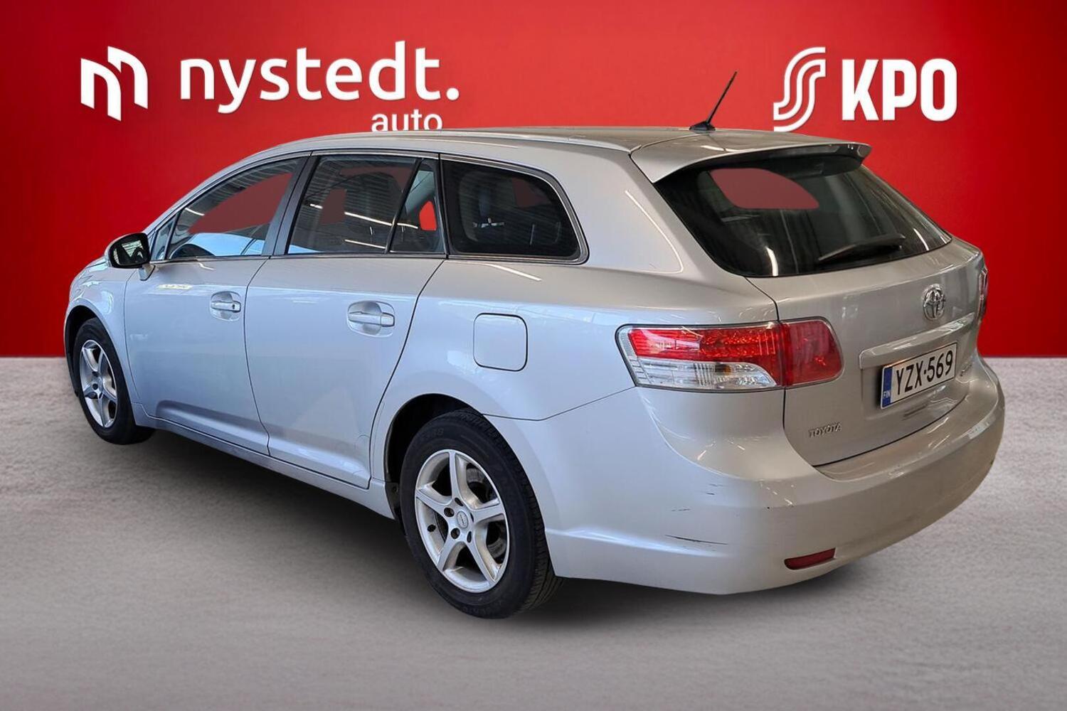 Toyota Avensis vaihtoauto