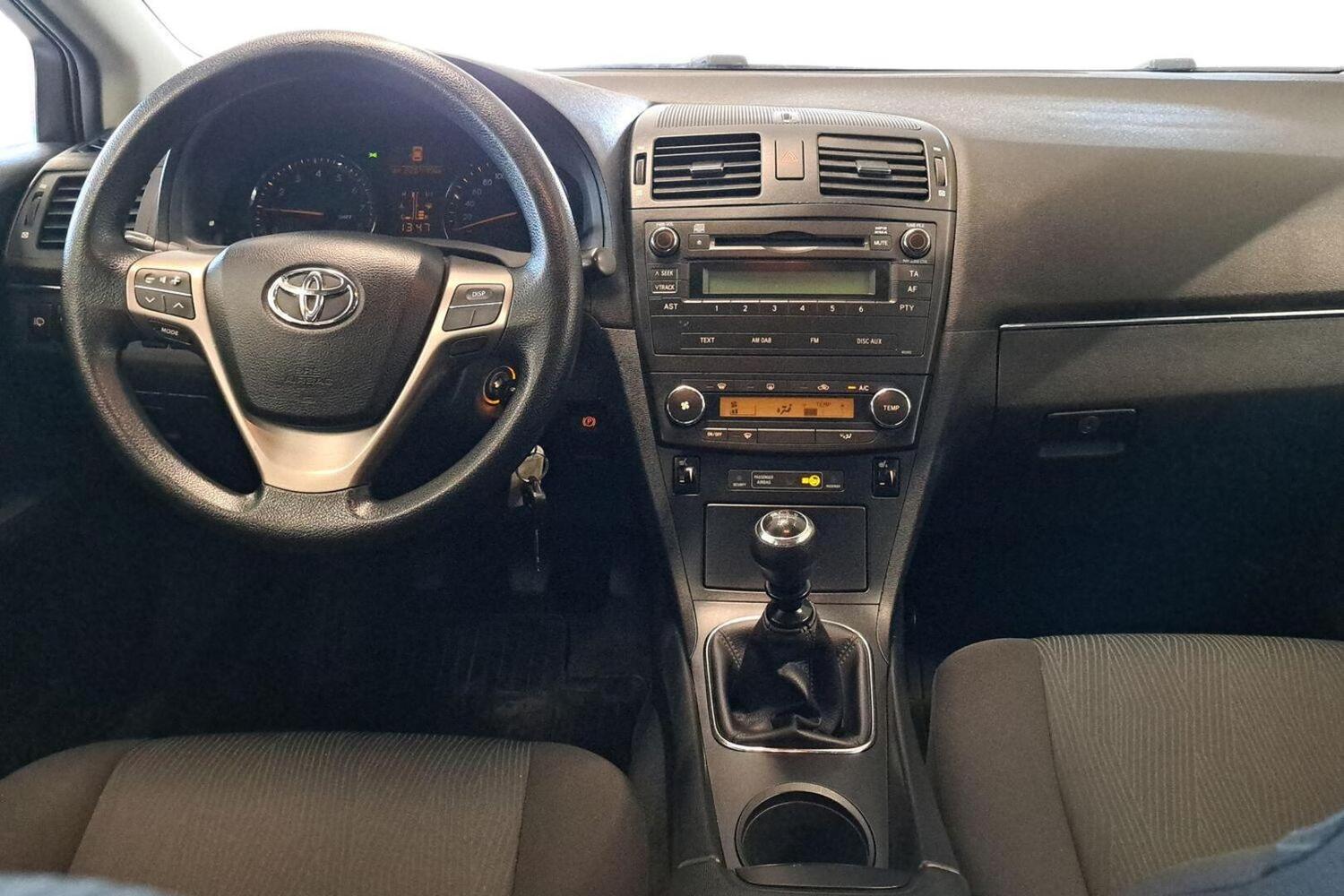 Toyota Avensis vaihtoauto