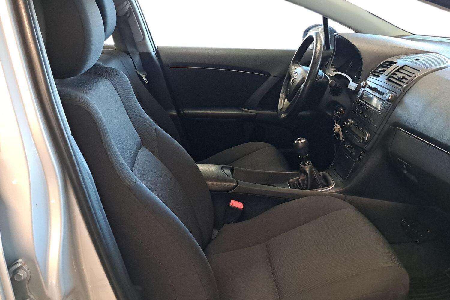 Toyota Avensis vaihtoauto