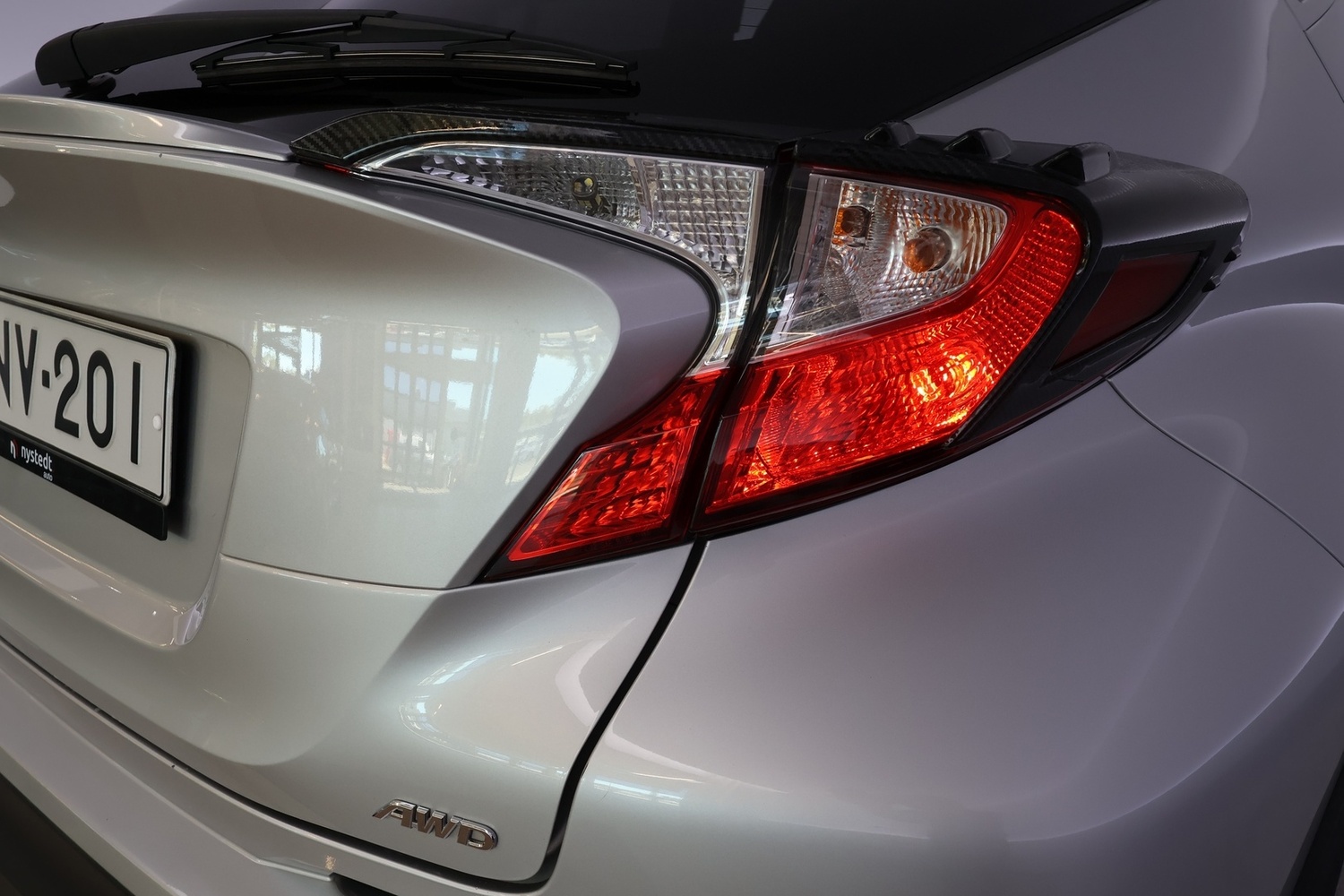 Toyota C-HR vaihtoauto