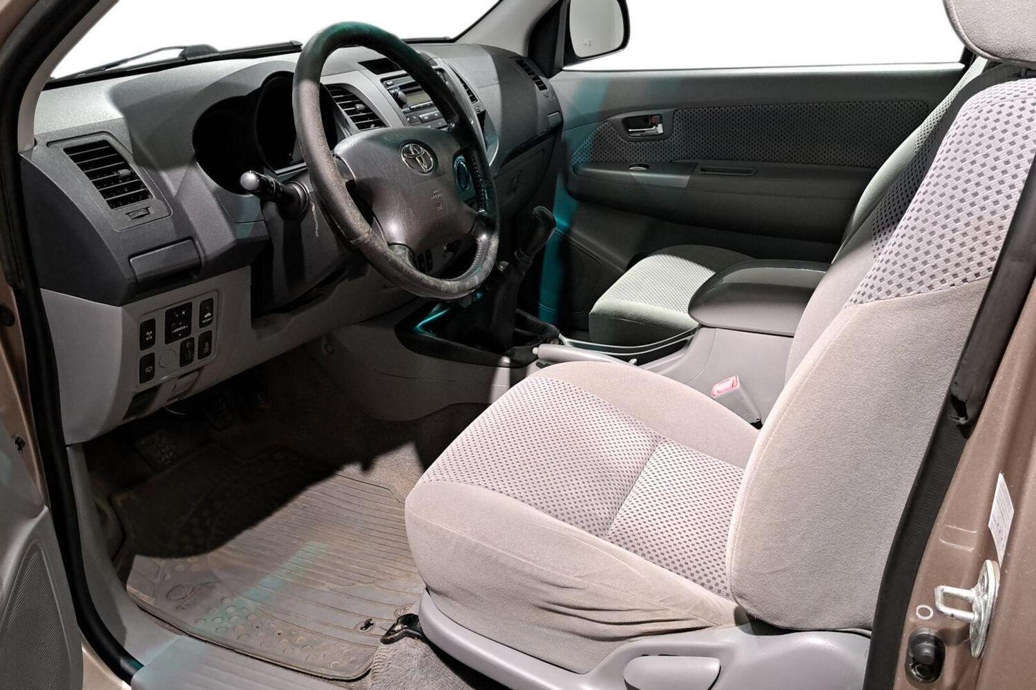 Toyota Hilux vaihtoauto
