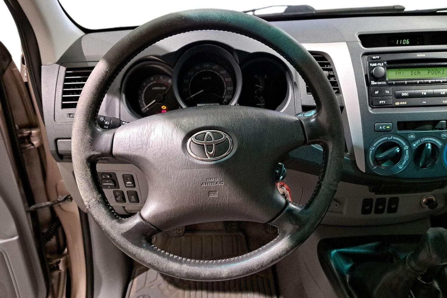 Toyota Hilux vaihtoauto
