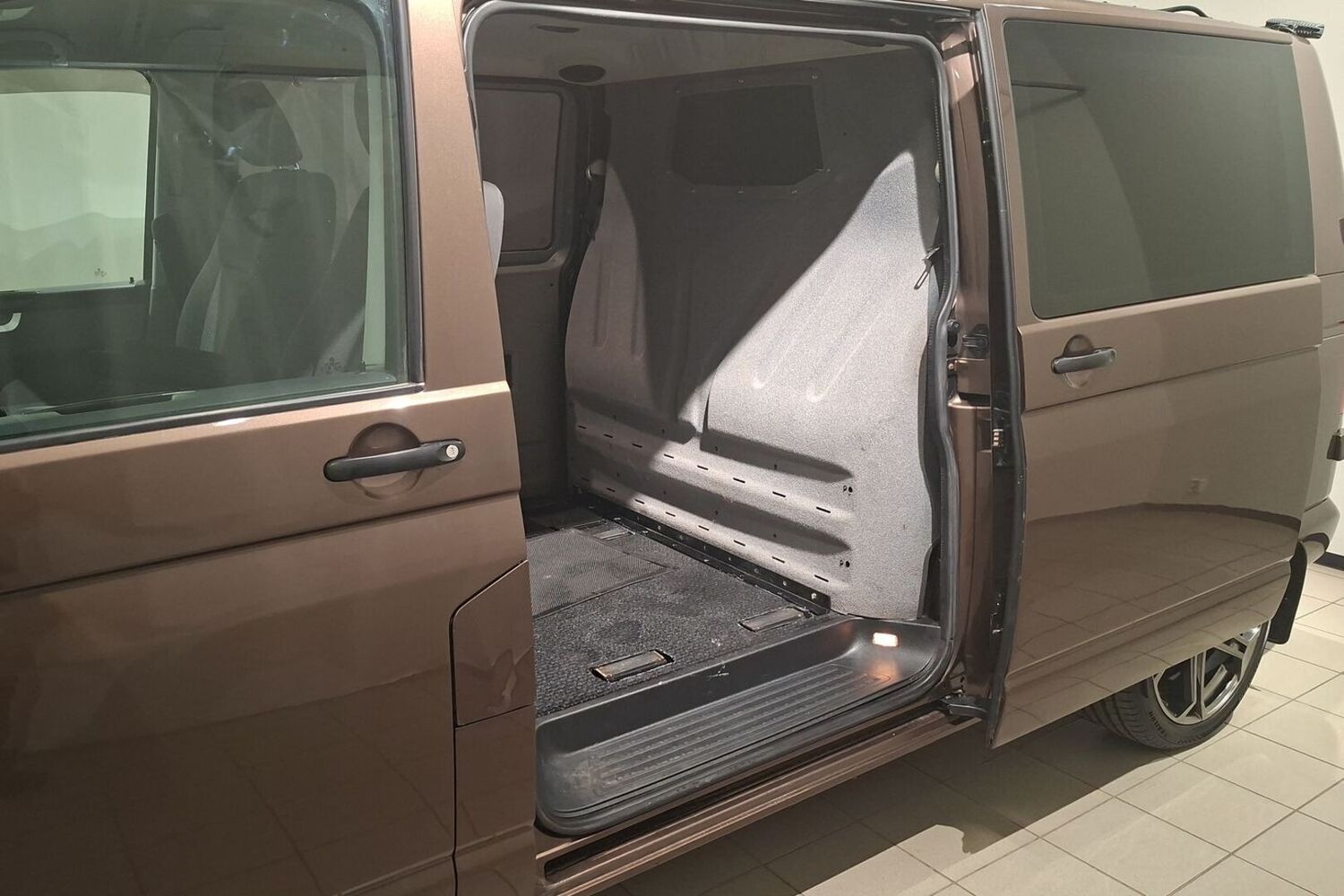 Volkswagen Transporter vaihtoauto