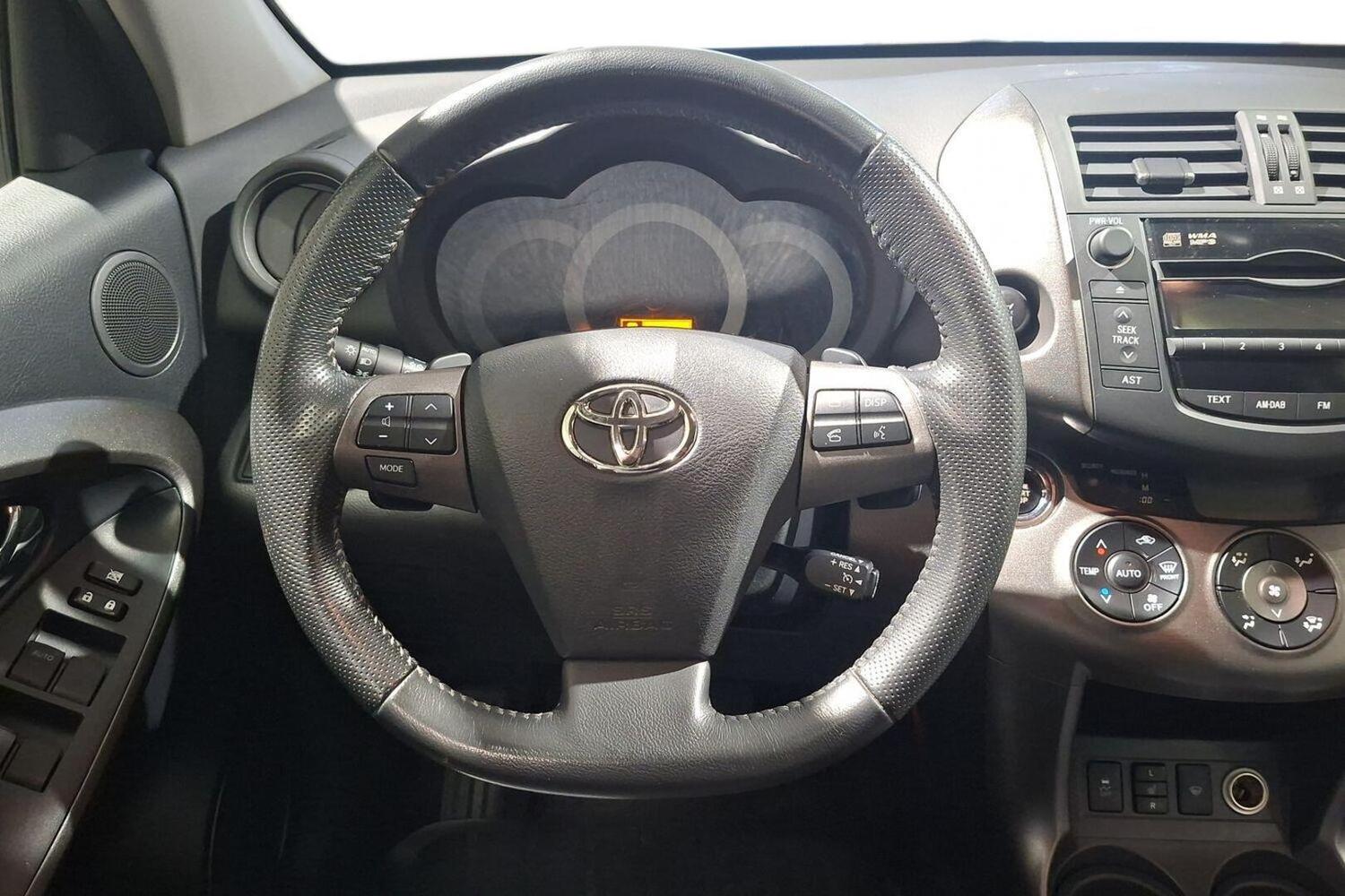 Toyota RAV4 vaihtoauto