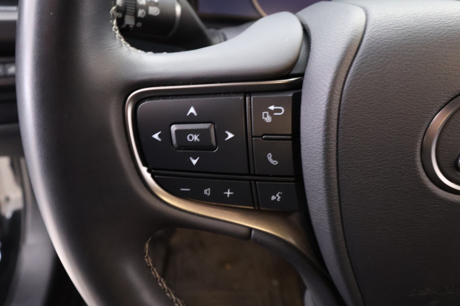 Lexus UX vaihtoauto