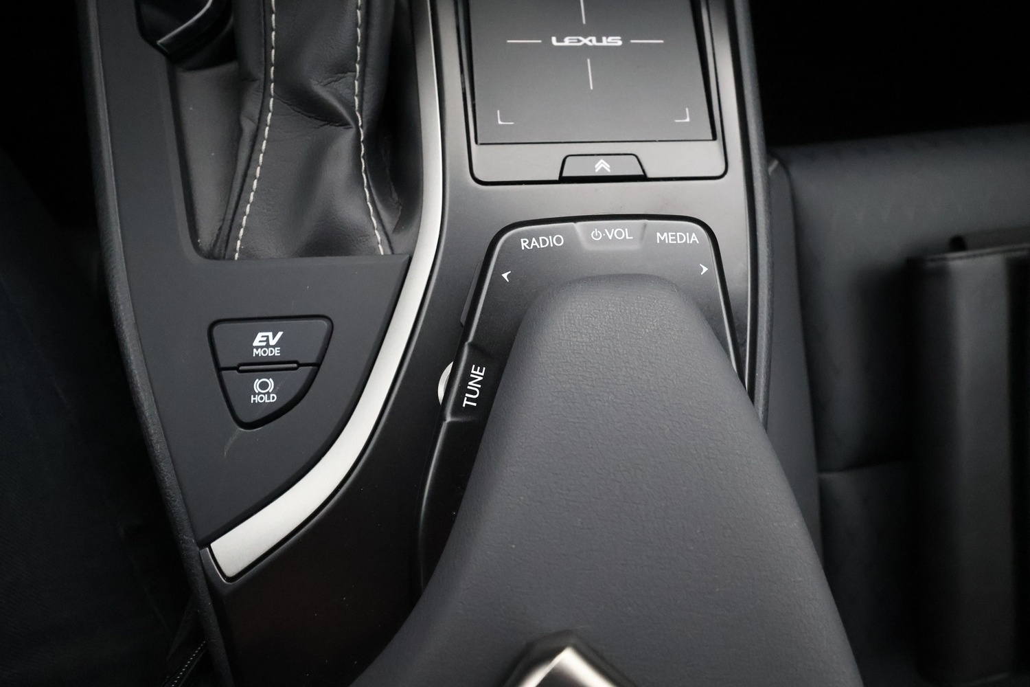 Lexus UX vaihtoauto