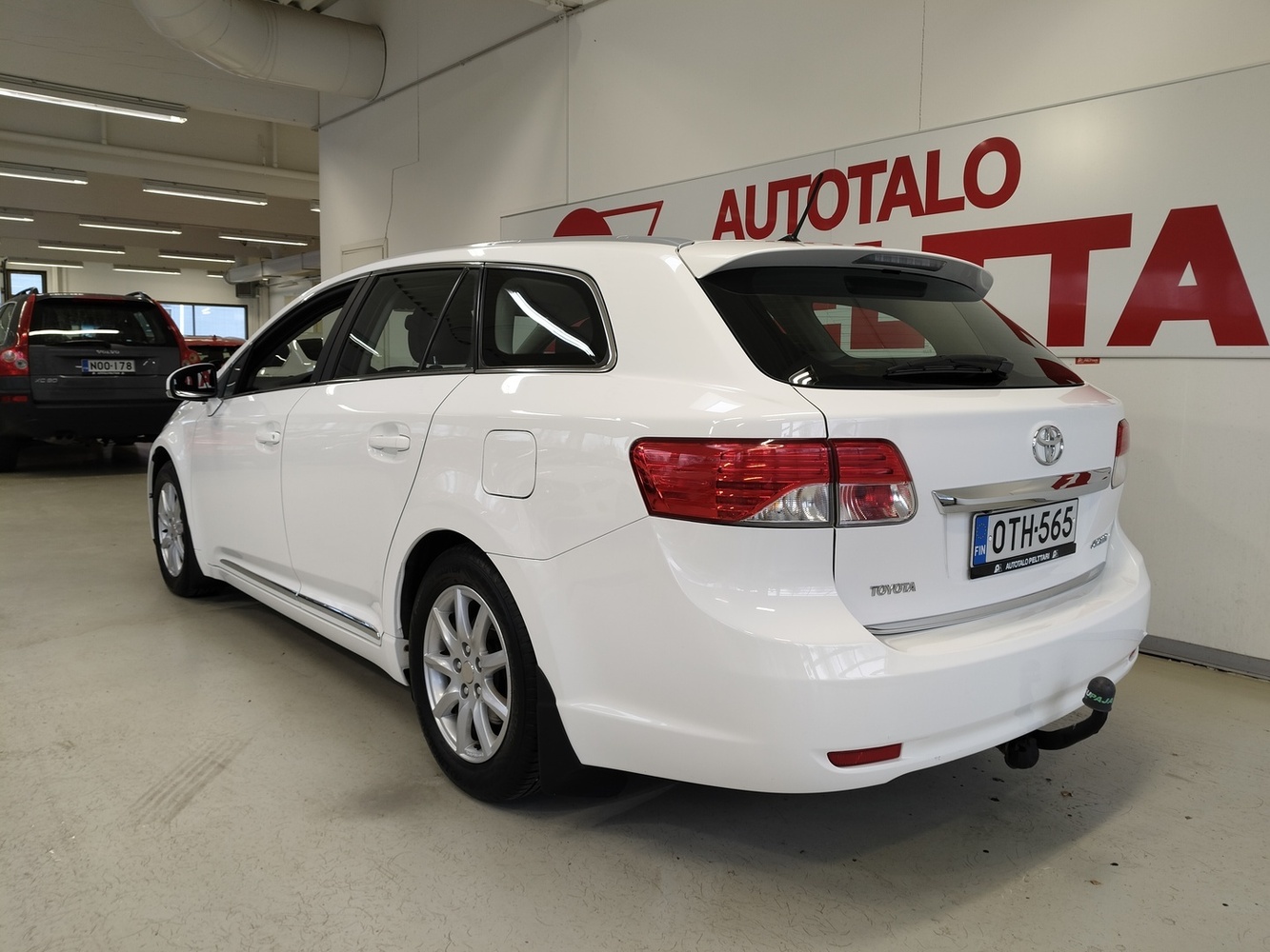 Toyota Avensis vaihtoauto