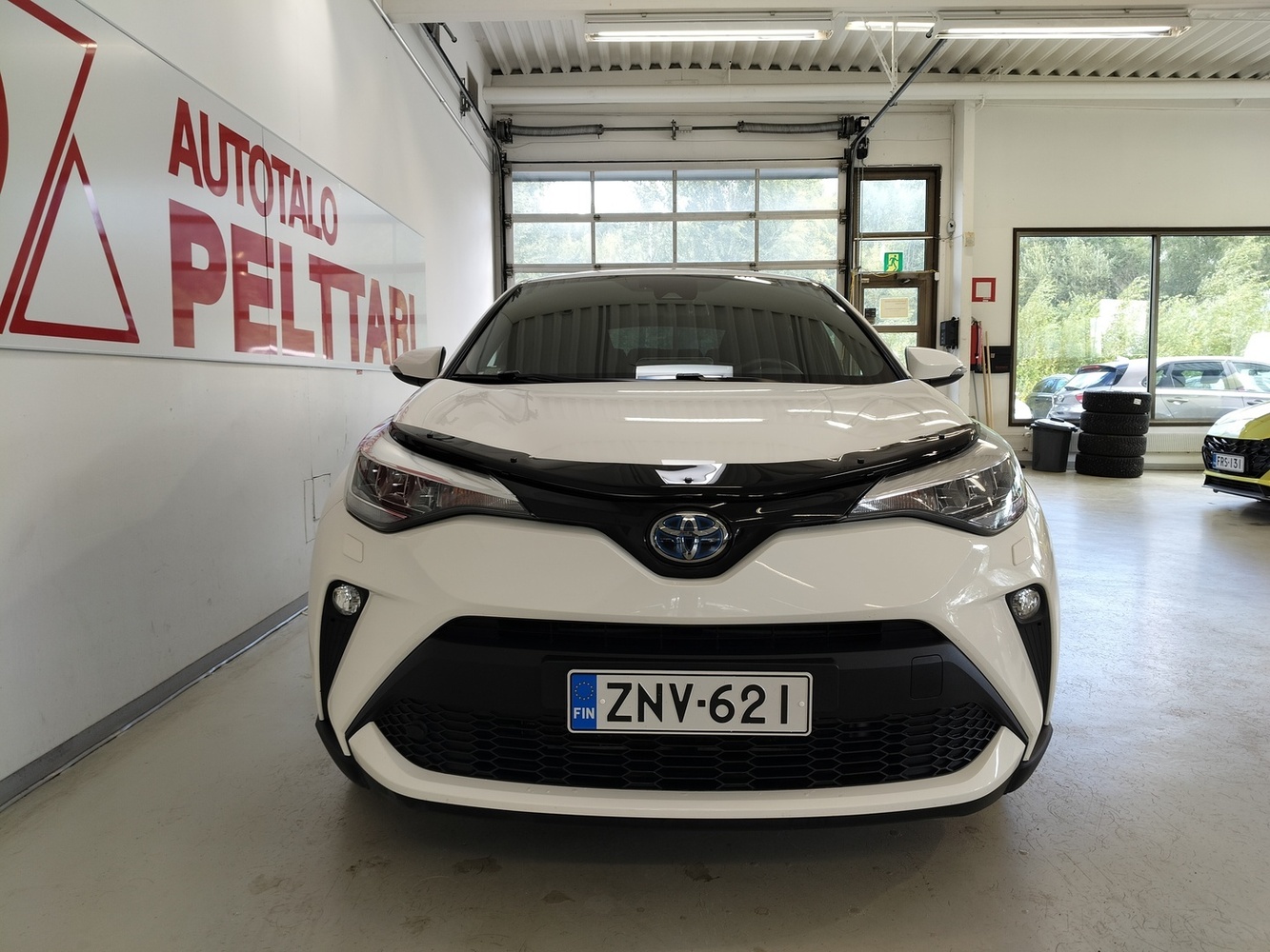 Toyota C-HR vaihtoauto