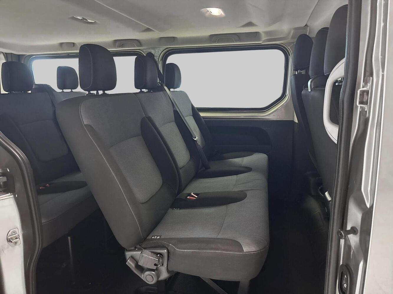 Opel Vivaro vaihtoauto