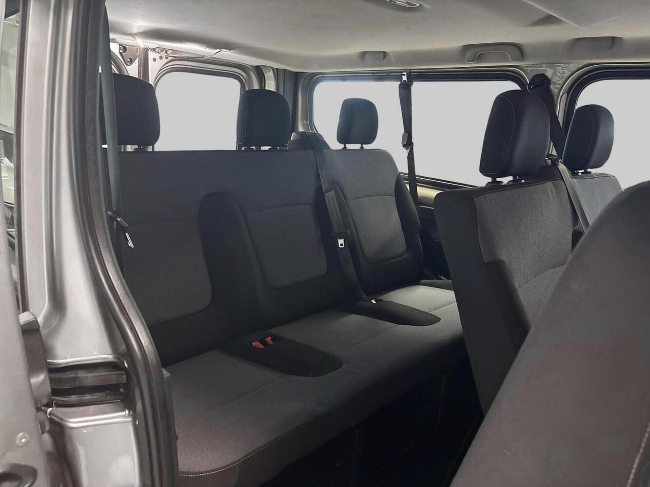 Opel Vivaro vaihtoauto
