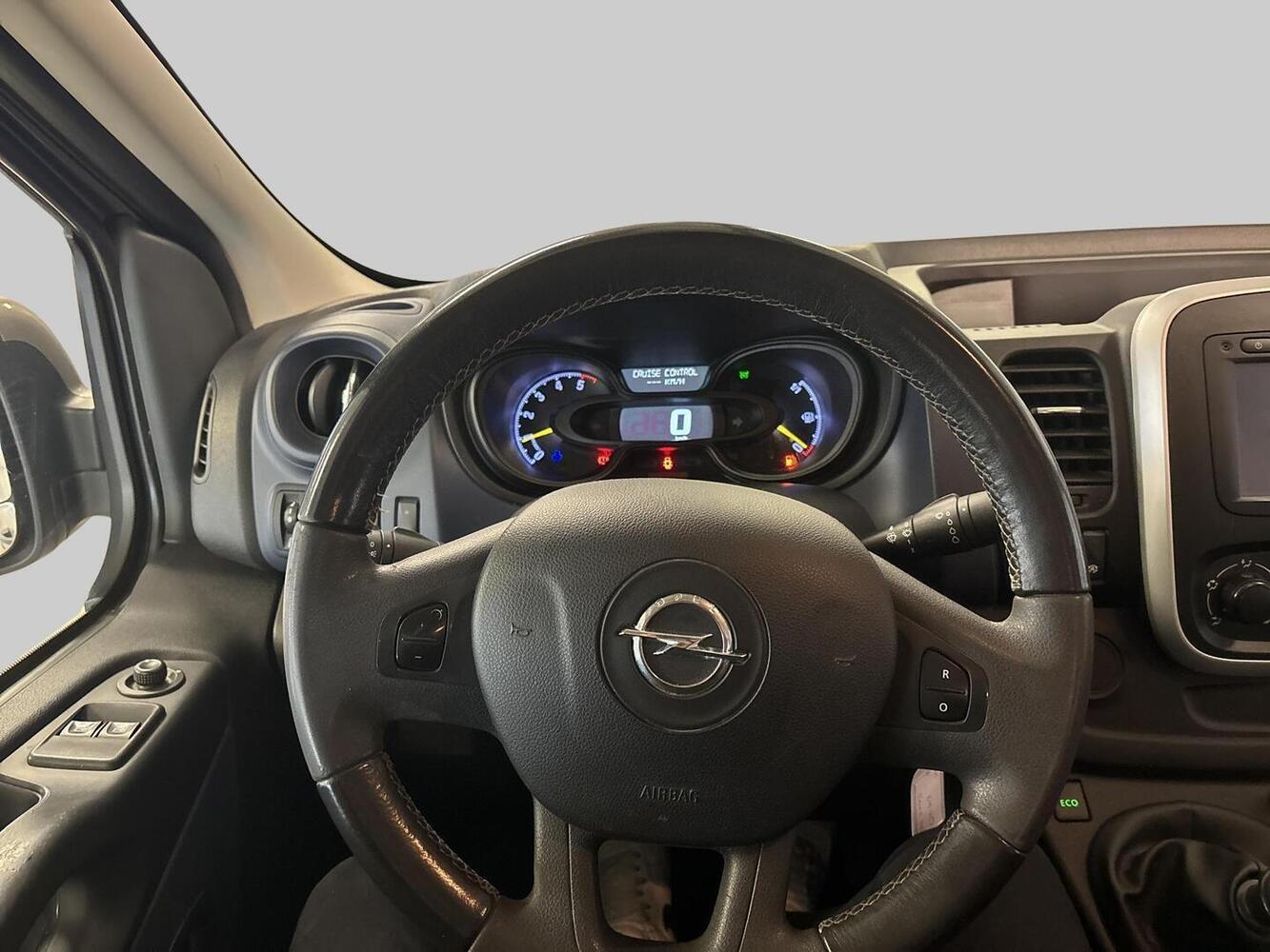 Opel Vivaro vaihtoauto