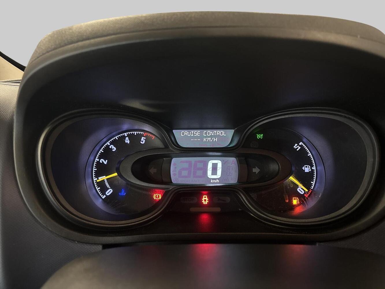 Opel Vivaro vaihtoauto