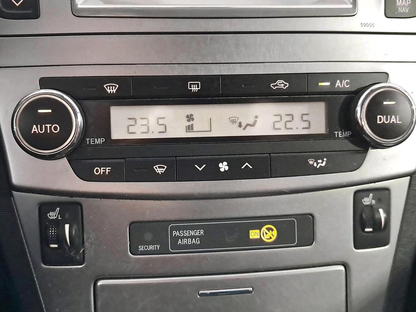 Toyota Avensis vaihtoauto