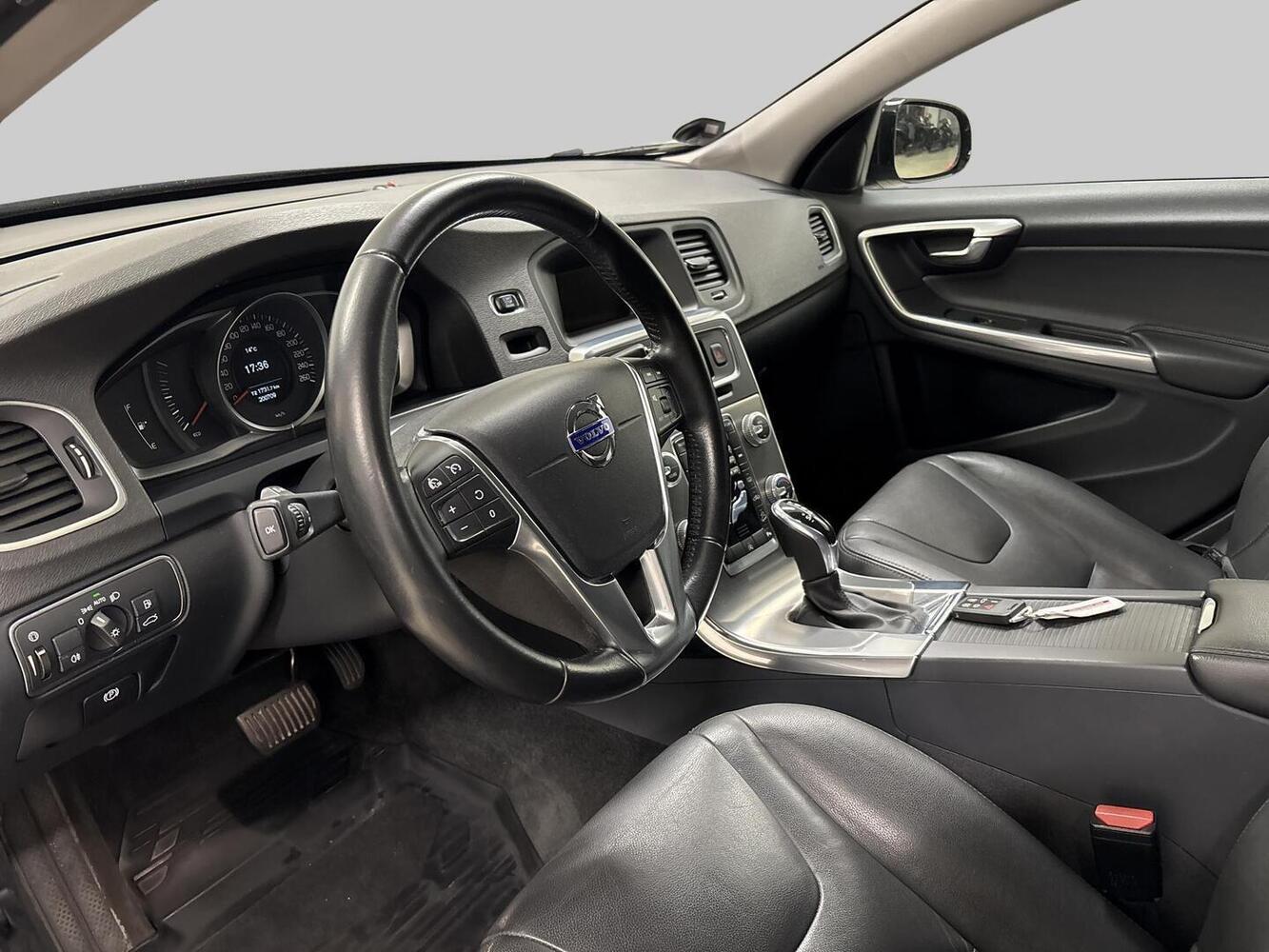 Volvo V60 Cross Country vaihtoauto