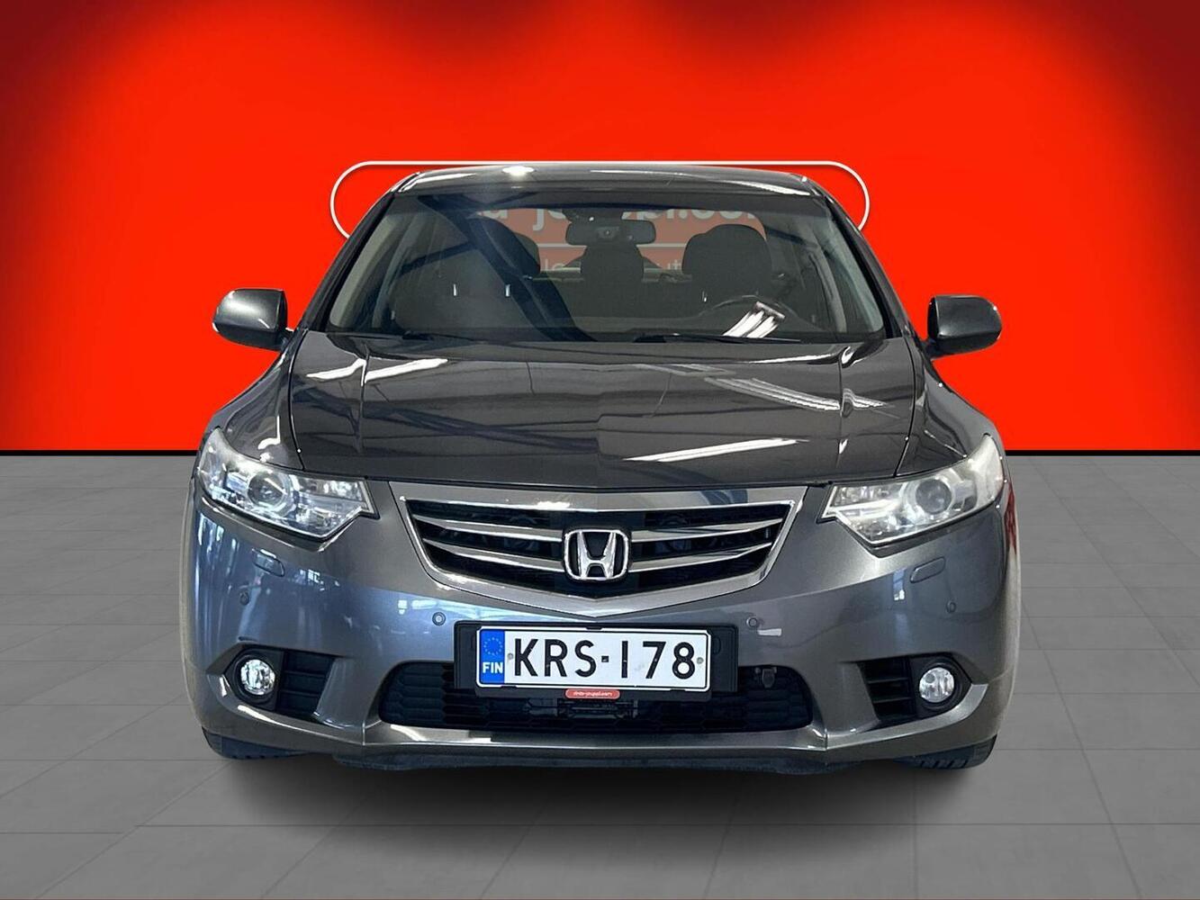 Honda Accord vaihtoauto