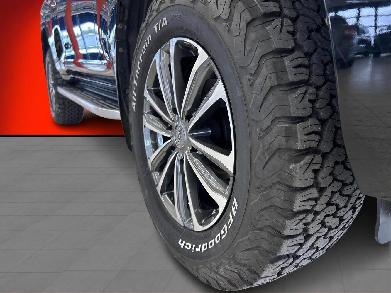 Toyota Land Cruiser vaihtoauto
