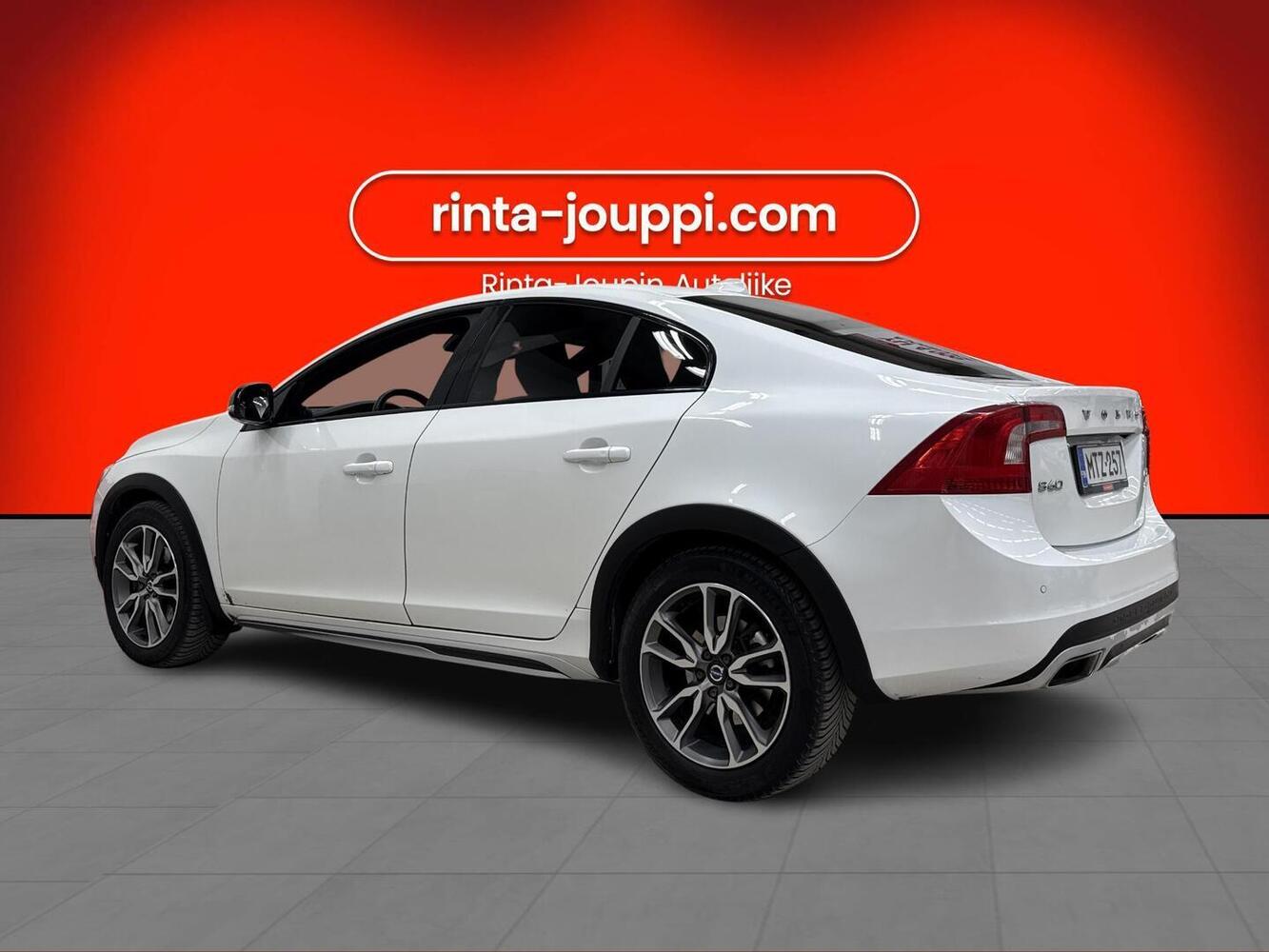 Volvo S60 Cross Country vaihtoauto
